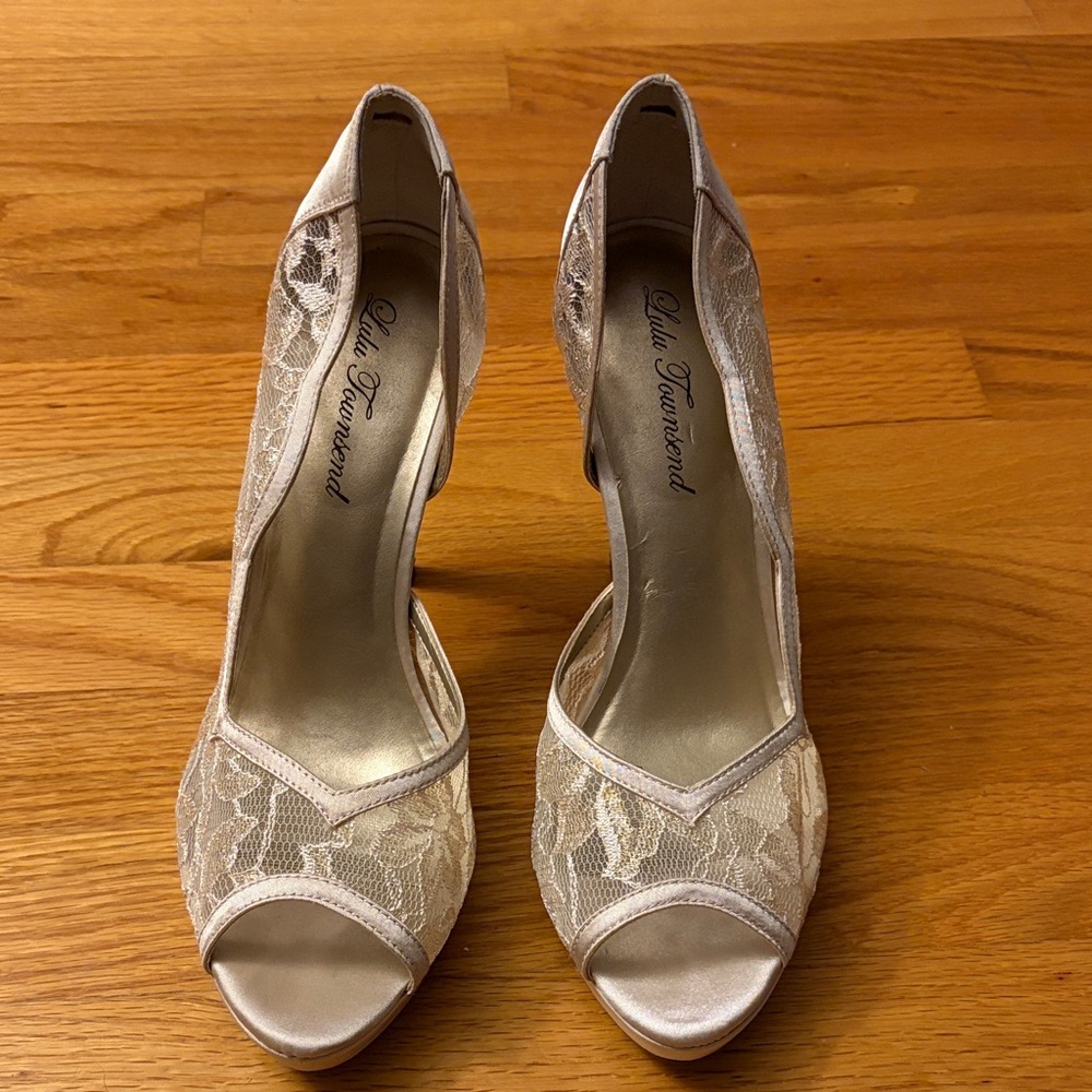 Lulu Townsend Nude & Gold Lace Peep-Toe Heels